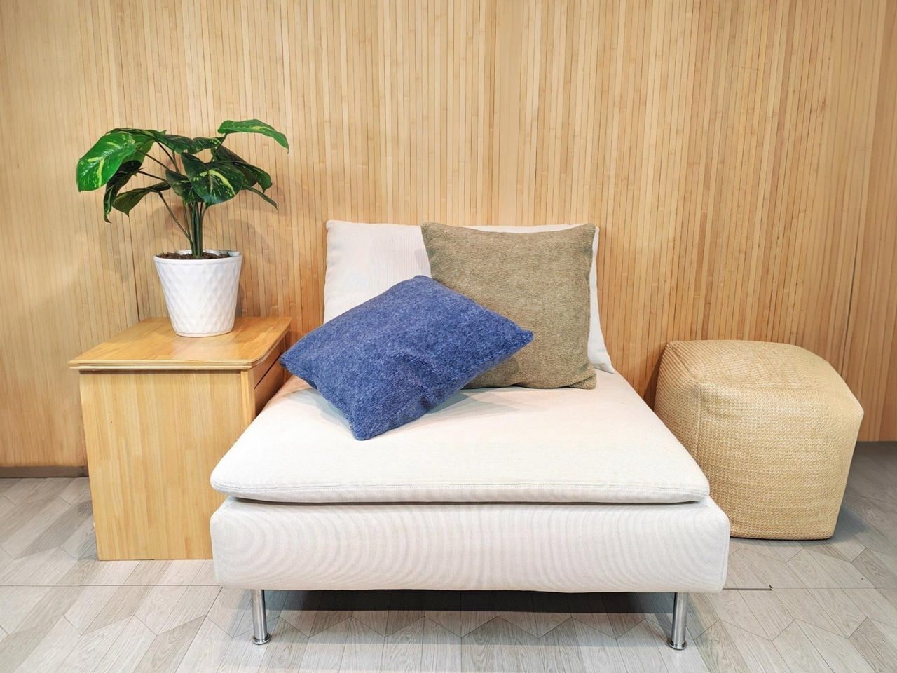 Cushion RXQX260353