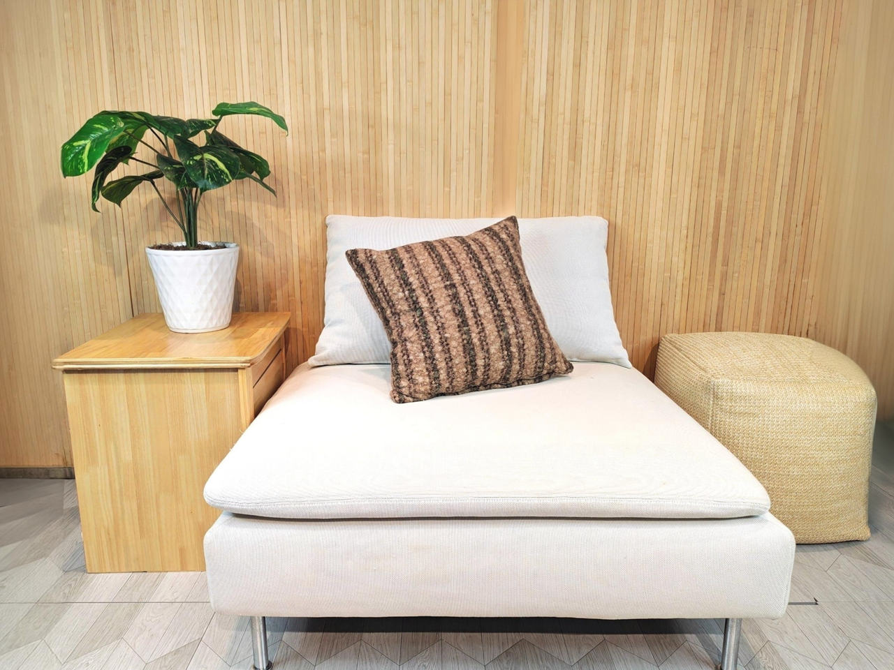 Cushion RXQX260357