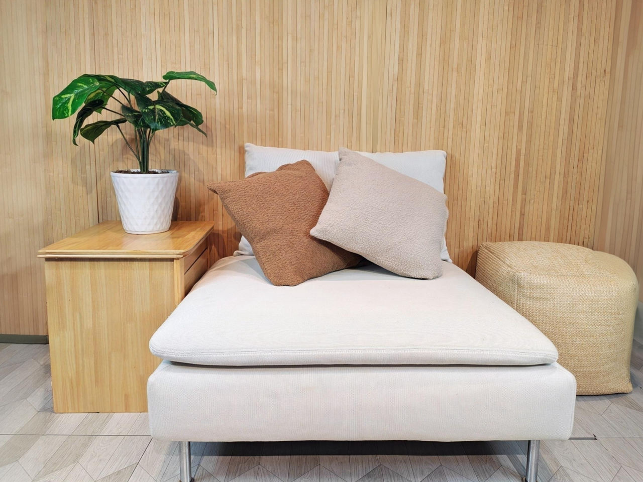 Cushion RXQX260351