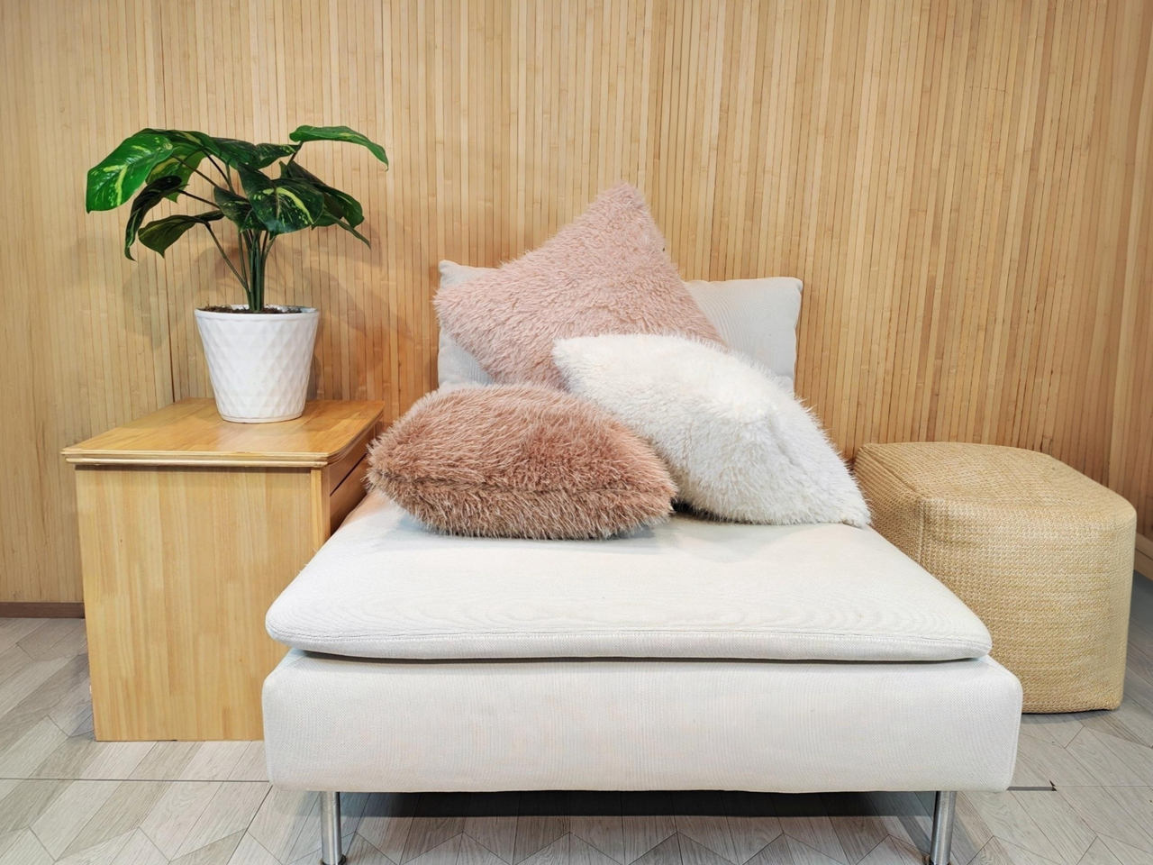 Cushion RXQX260359